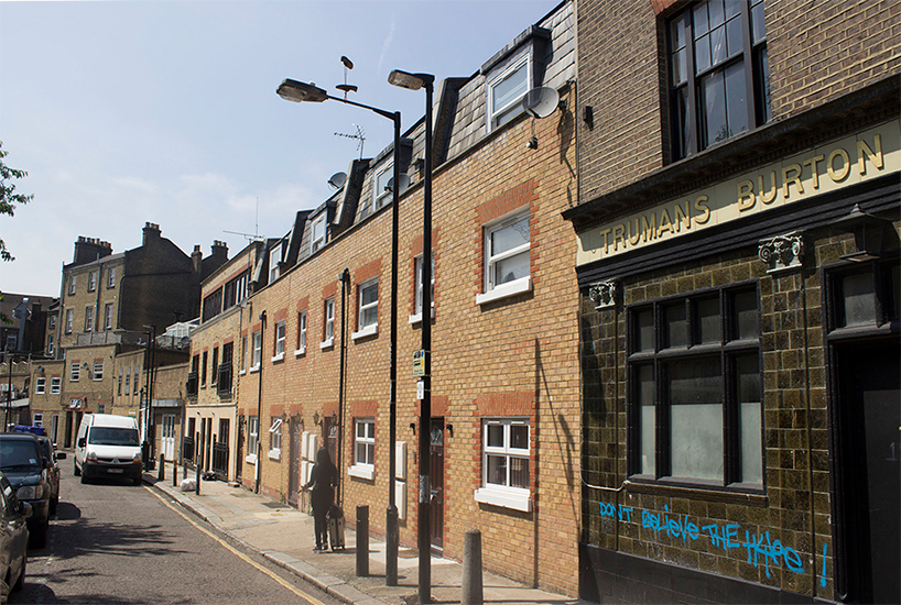 pejac-downside-up-sneakers-designboom-02