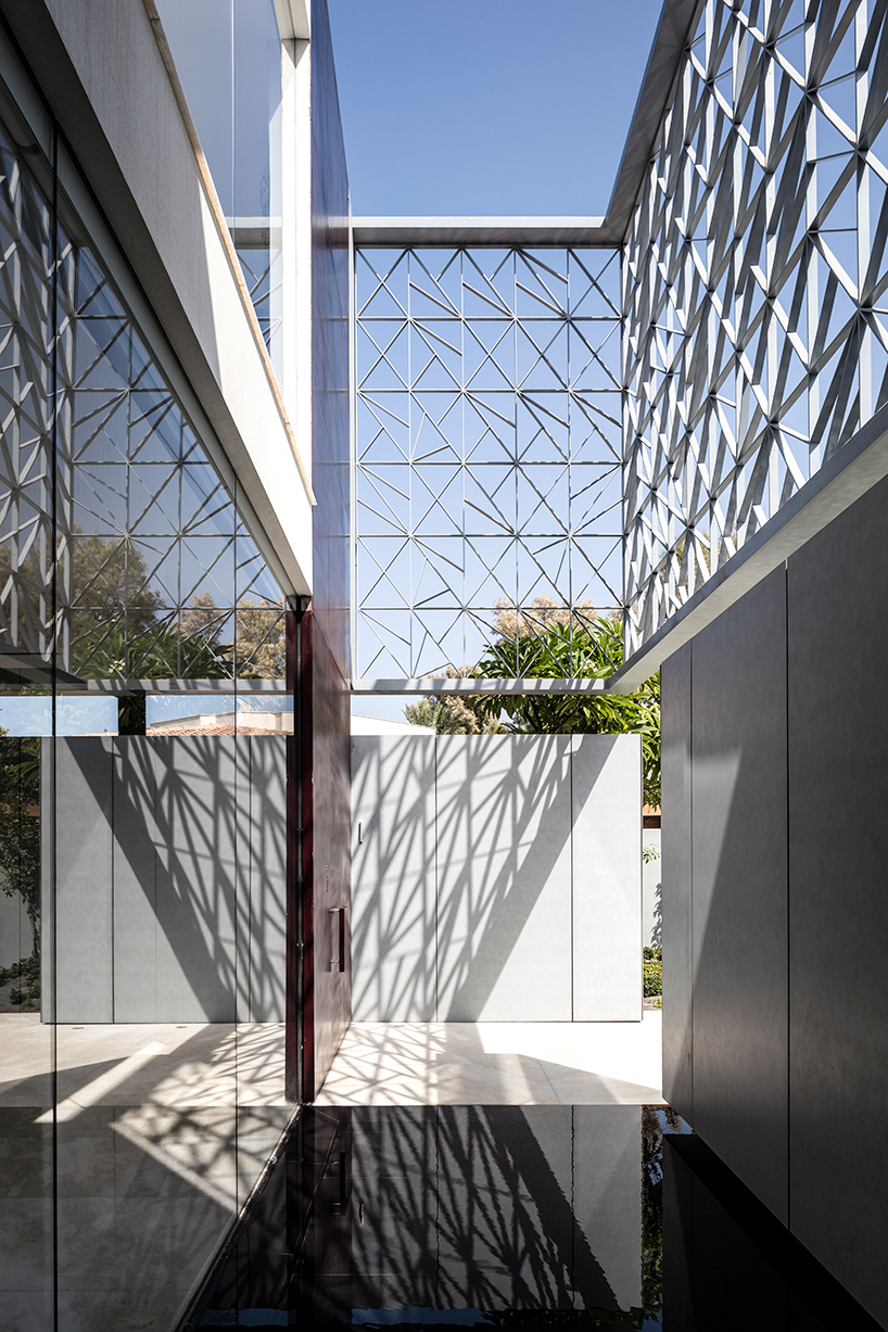 pitsou-kedem-N2-house-seven-stages-herzliya-pituah-israel-designboom-02