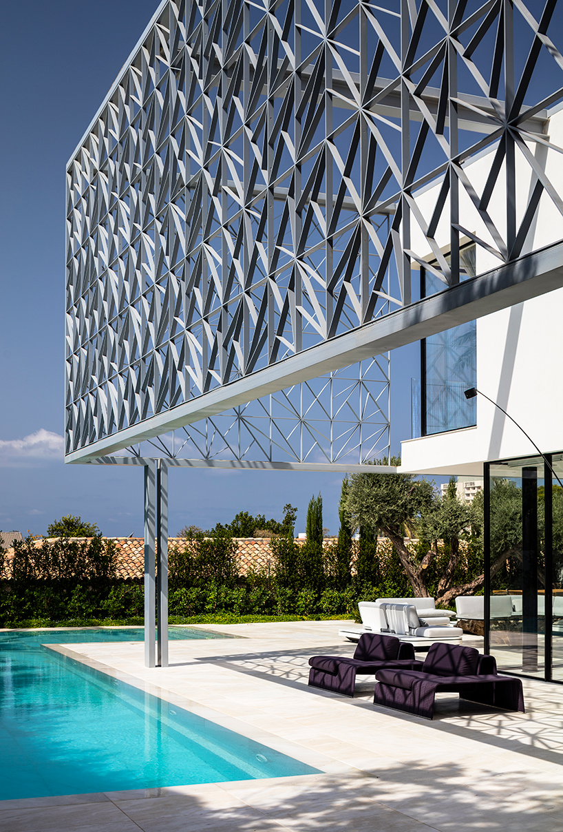 pitsou-kedem-N2-house-seven-stages-herzliya-pituah-israel-designboom-02