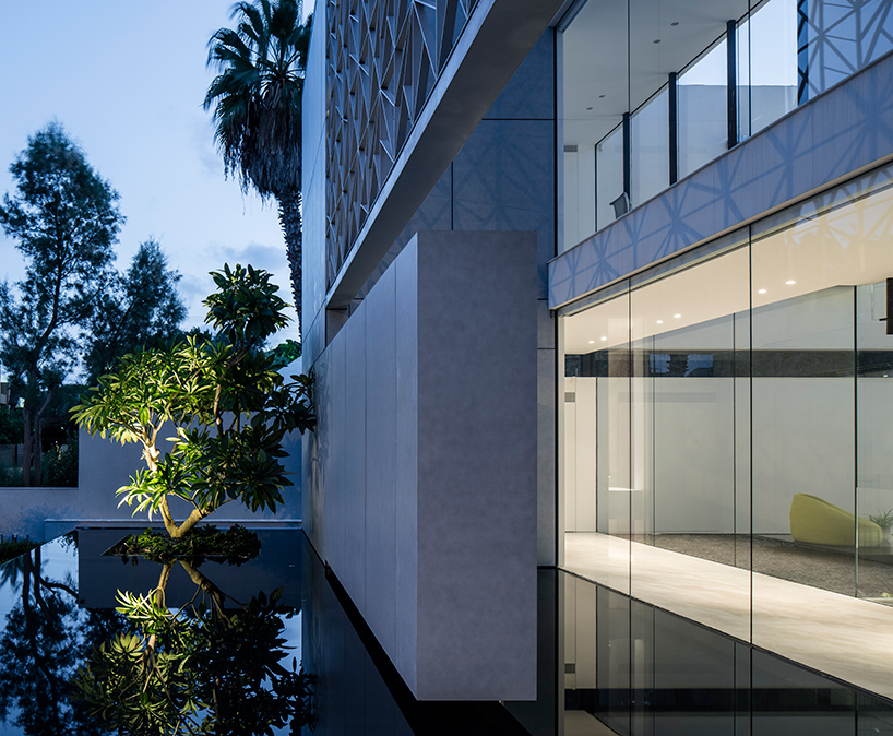 pitsou-kedem-N2-house-seven-stages-herzliya-pituah-israel-designboom-02