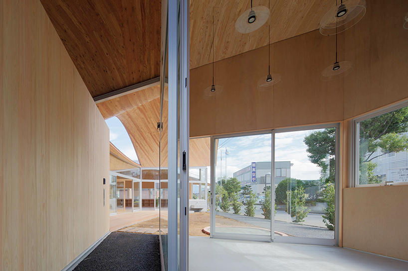 toranoko-nursery-takashige-yamashita-office-two-japan-designboom-02