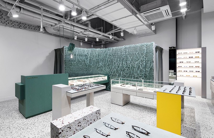 wallga-associate-end-piece-glasses-store-designboom-02