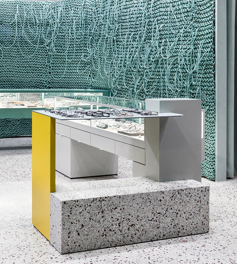 wallga-associate-end-piece-glasses-store-designboom-03