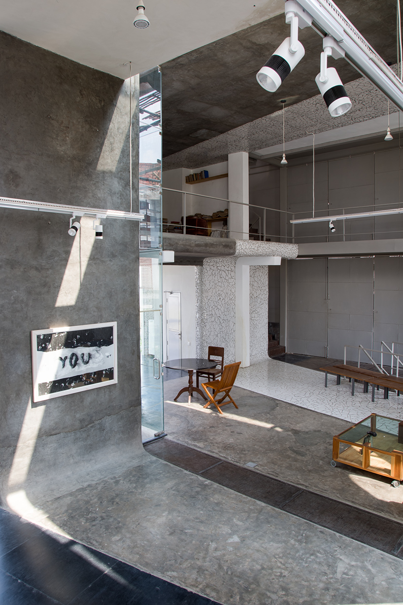 anagram-architects-artrovert-studio-house-greater-noida-india-designboom-02