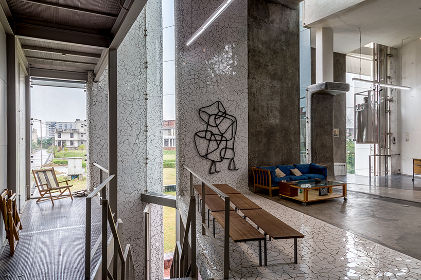anagram-architects-artrovert-studio-house-greater-noida-india-designboom-02