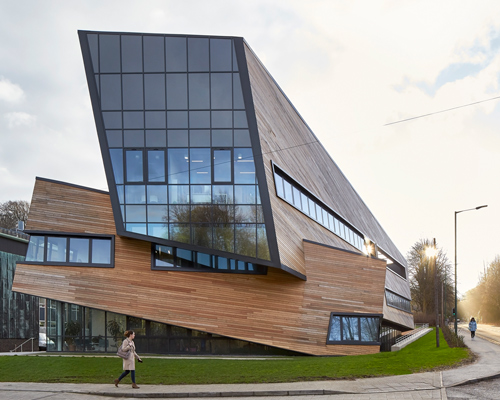daniel libeskind clads durham university's ogden centre with interlocking wooden façade