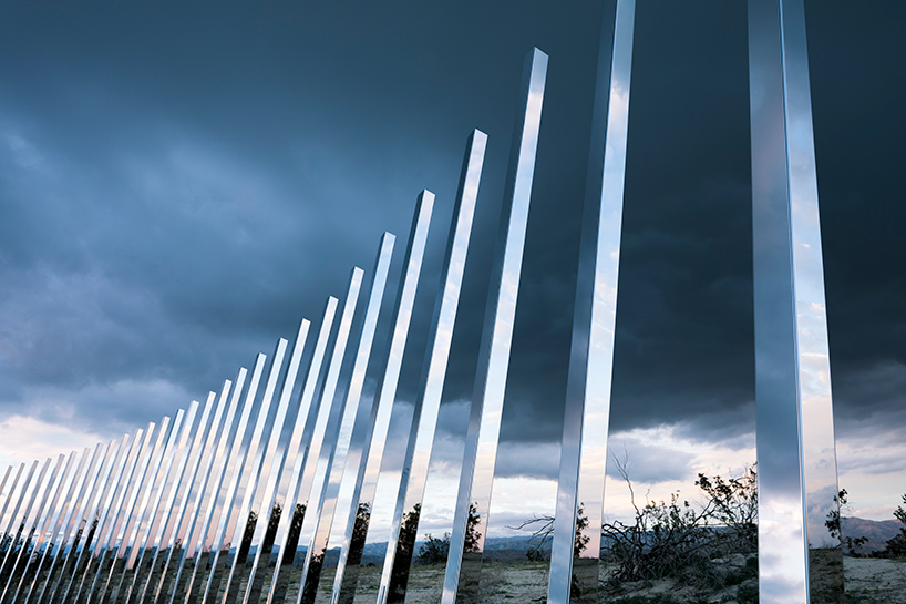 desert-x-phillip-k.smith-the-circle-of-land-and-sky-designboom-02