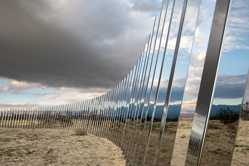 desert-x-phillip-k.smith-the-circle-of-land-and-sky-designboom-02