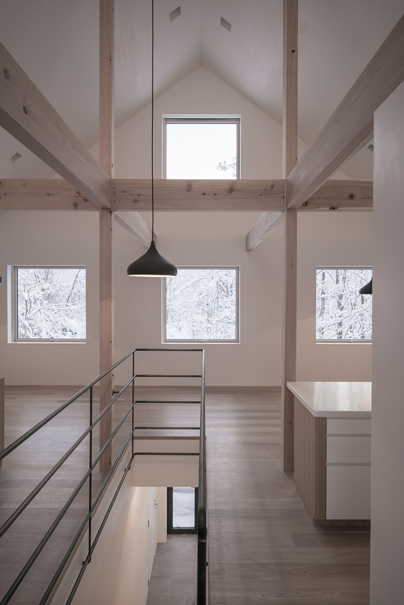 florian-busch-architects-K-house-in-niseko-hokkaido-japan-designboom-02