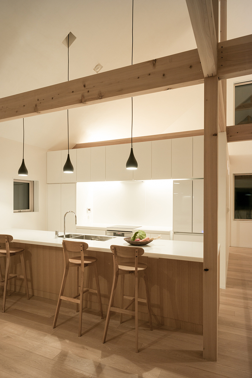 florian-busch-architects-K-house-in-niseko-hokkaido-japan-designboom-02