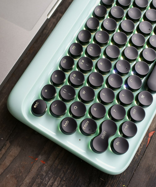 review the lofree mechanical keyboard inspired by typewriters