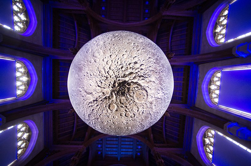 luke-jerram-museum-of-the-moon-designboom-02