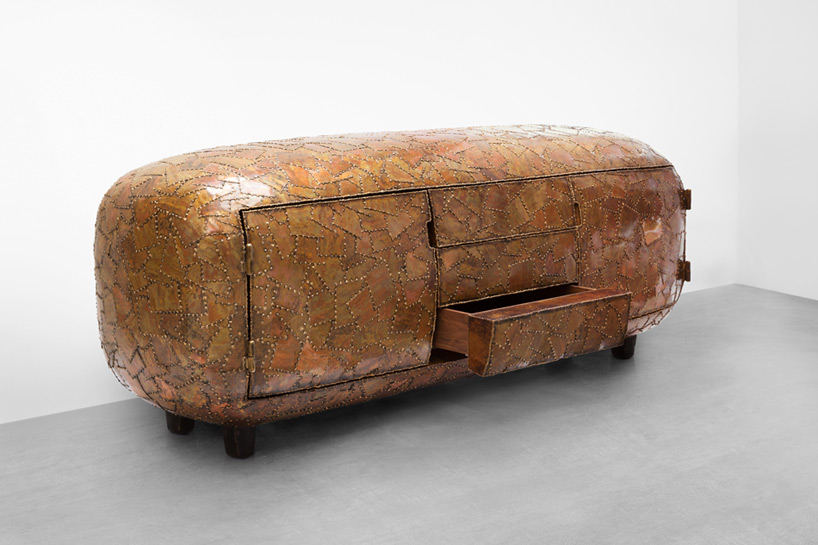 maarten-baas-carpenters-workshop-gallery-carapace-designboom-10