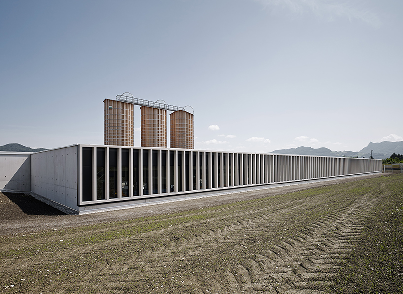 marte-marte-architects-concrete-motorway-maintenance-center-salzburg-austria-designboom-01
