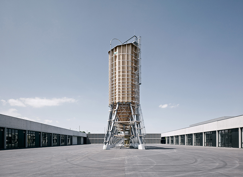 marte-marte-architects-concrete-motorway-maintenance-center-salzburg-austria-designboom-02