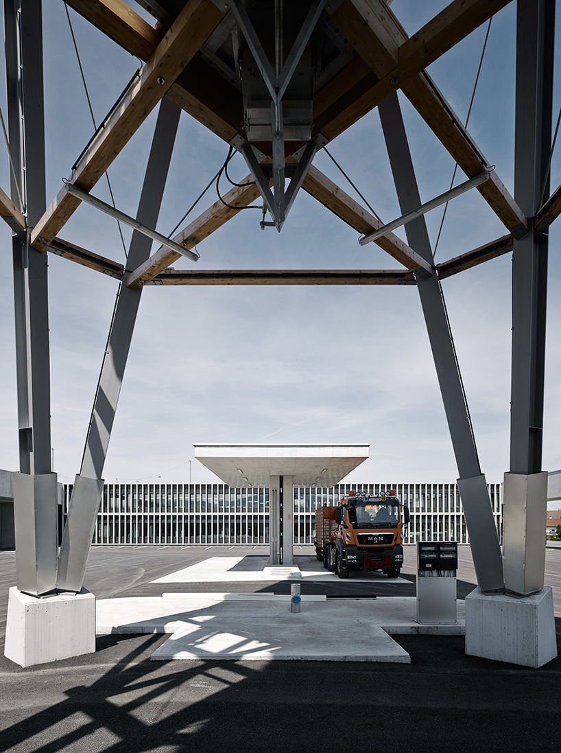 marte-marte-architects-concrete-motorway-maintenance-center-salzburg-austria-designboom-02