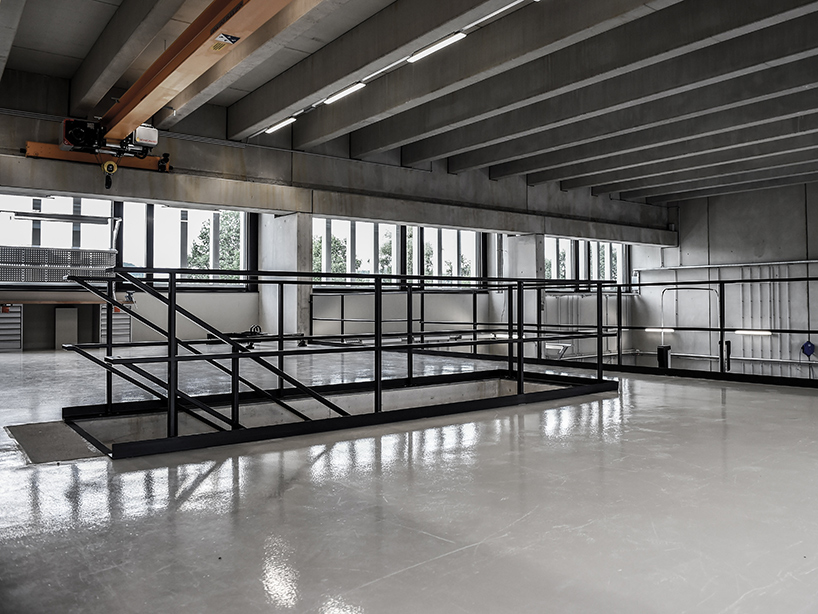 marte-marte-architects-concrete-motorway-maintenance-center-salzburg-austria-designboom-02