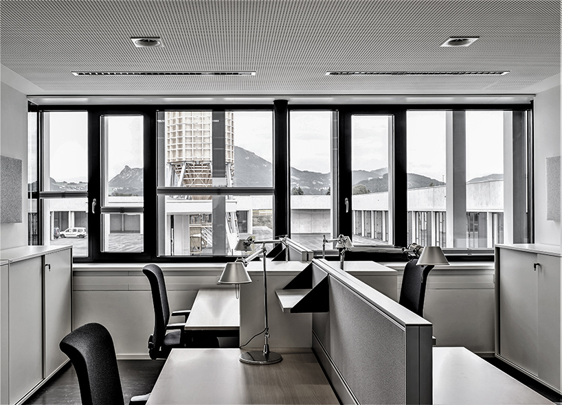 marte-marte-architects-concrete-motorway-maintenance-center-salzburg-austria-designboom-02