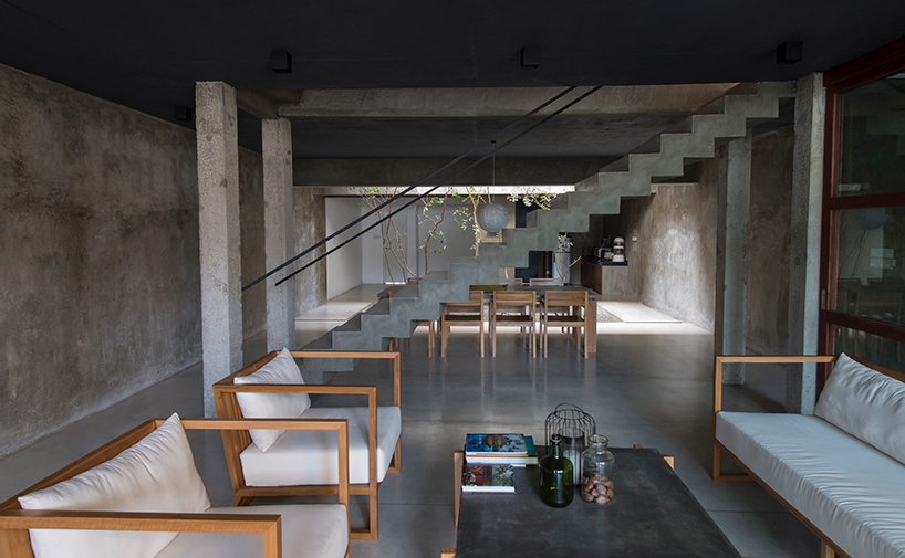 palinda-kannagara-linear-house-at-battaramulla-sri-lanka-designboom-03