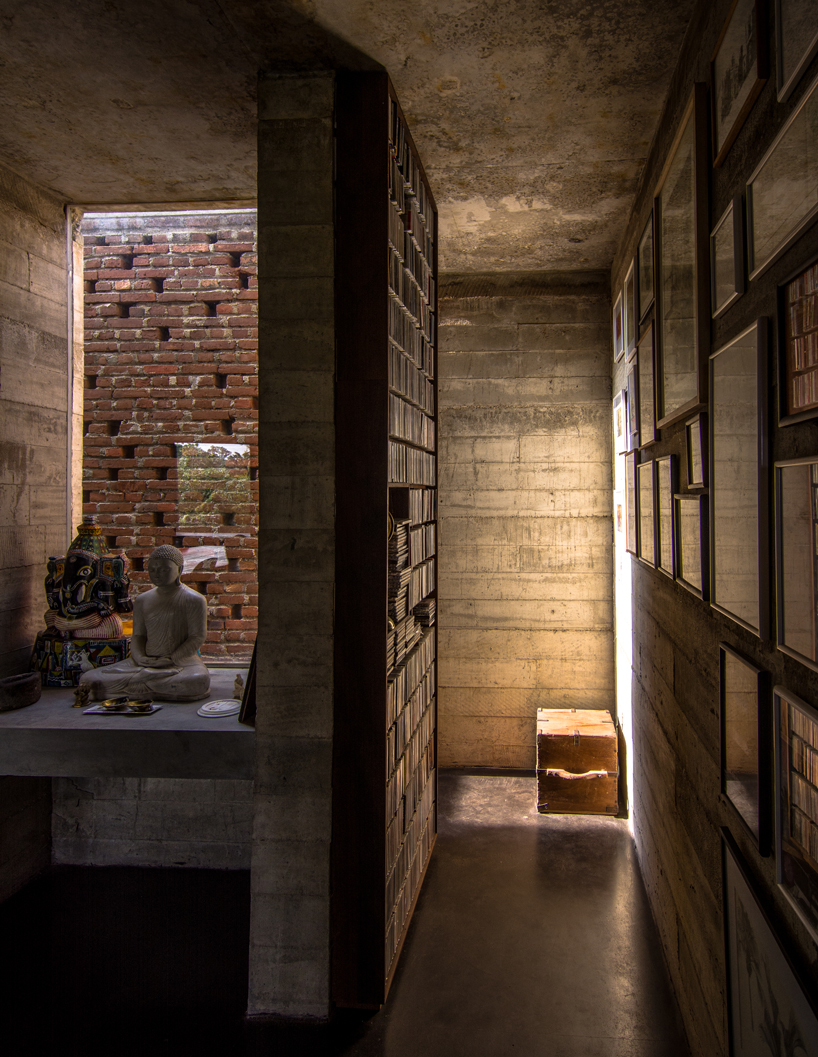 palinda-kannangara-studio-dwelling-at-rajagiriya-sri-lanka-designboom-03