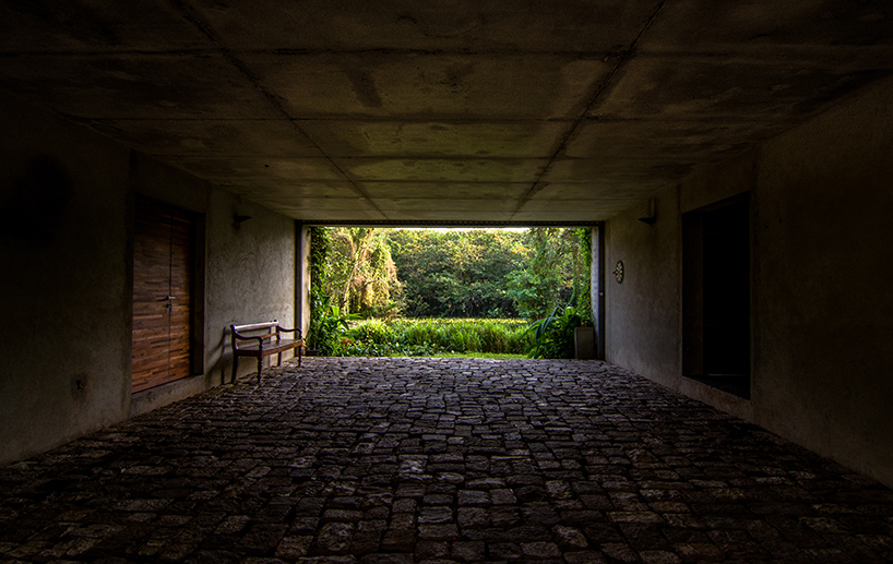 palinda-kannangara-studio-dwelling-at-rajagiriya-sri-lanka-designboom-03
