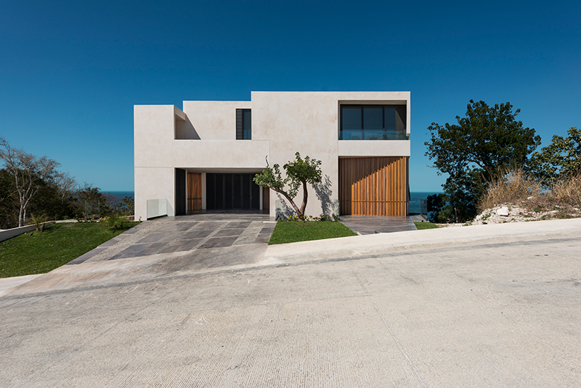 reyes-rios-and-larrain-arquitectos-campeche-country-club-mexico-designboom-02