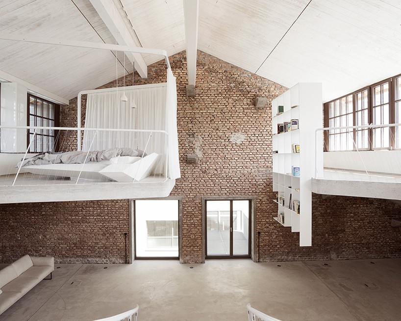 smartvoll-architecture-loft-panzerhalle-designboom-02