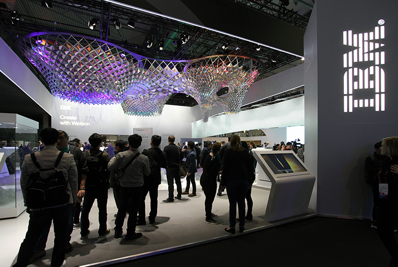 softlab-ibm-watson-mobile-world-congress-designboom-02