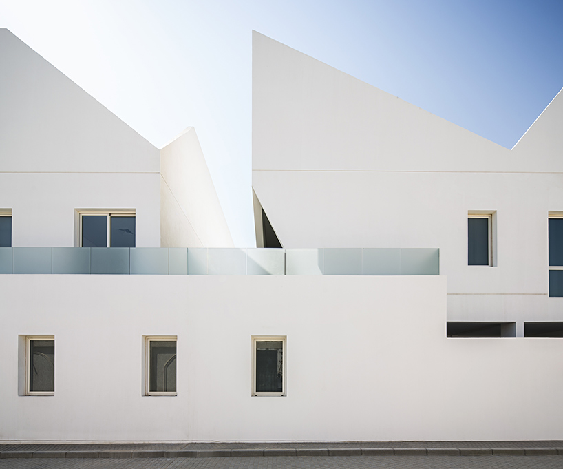 studio-madouh-residential-nasima-rawda-kuwait-city-designboom-02