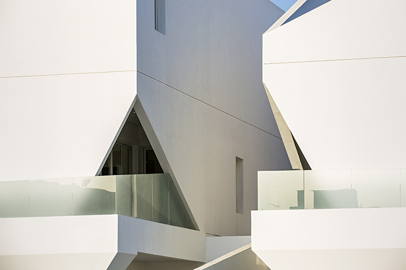 studio-madouh-residential-nasima-rawda-kuwait-city-designboom-02