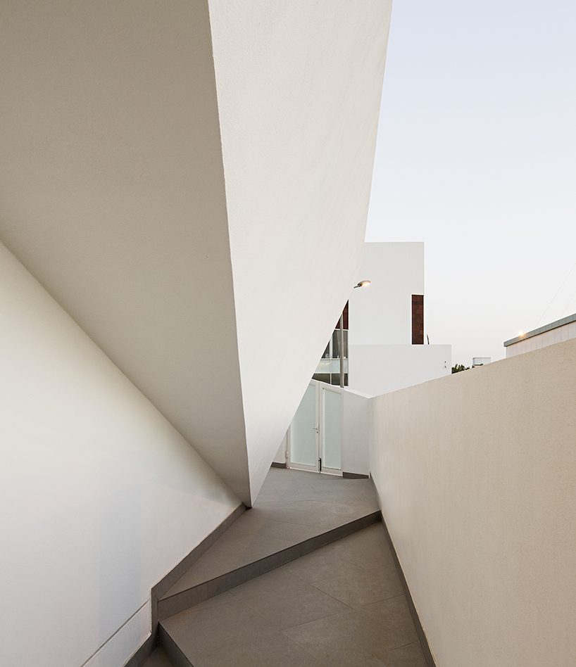 studio-madouh-residential-nasima-rawda-kuwait-city-designboom-02