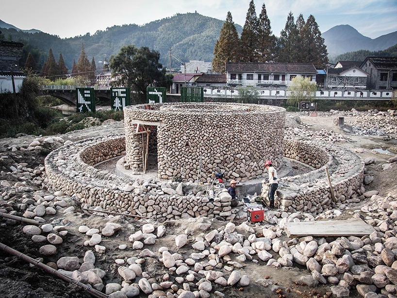 anna-heringer-studio-bamboo-hostel-biennale-china-designboom-02