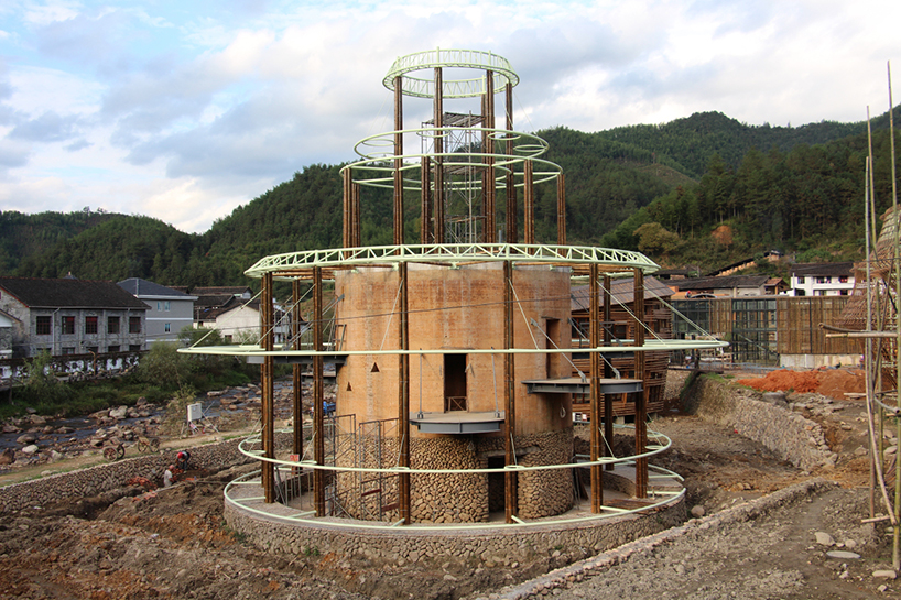 anna-heringer-studio-bamboo-hostel-biennale-china-designboom-02