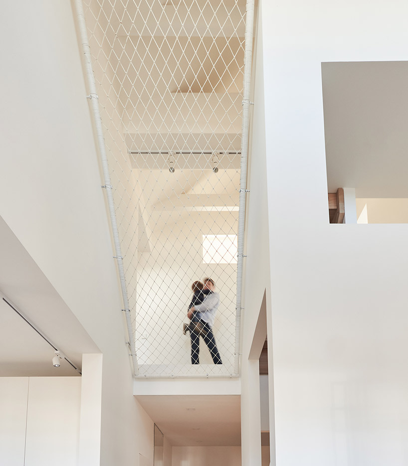 rue-temple-family-house-moscow-russia-designboom-03