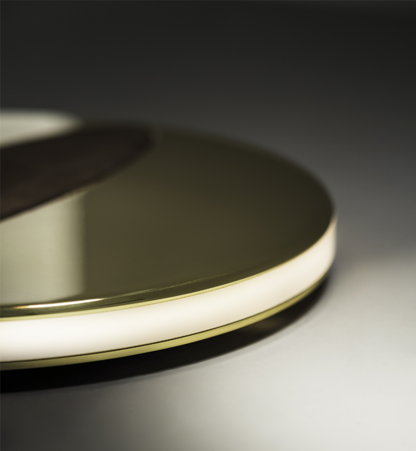 slamp-montblanc-overlay-writing-lamp-designboom03