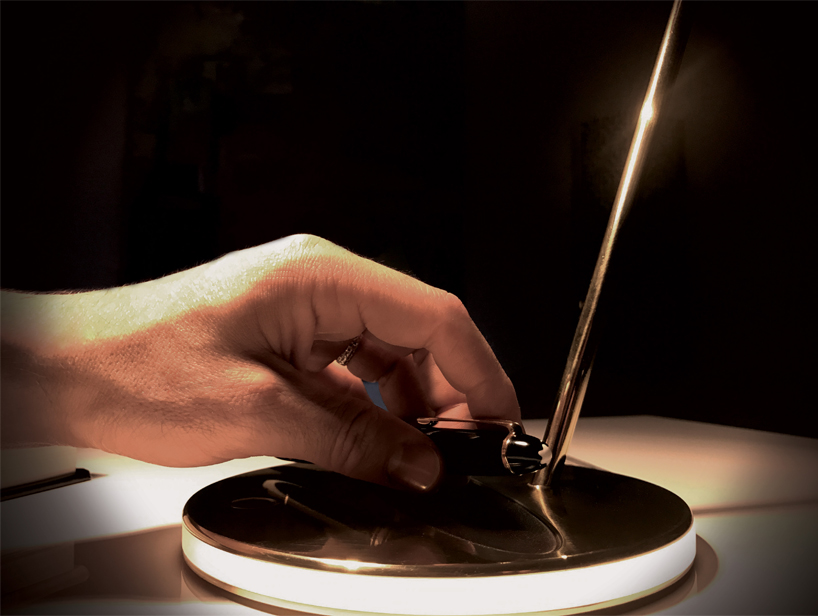 slamp-montblanc-overlay-writing-lamp-designboom04