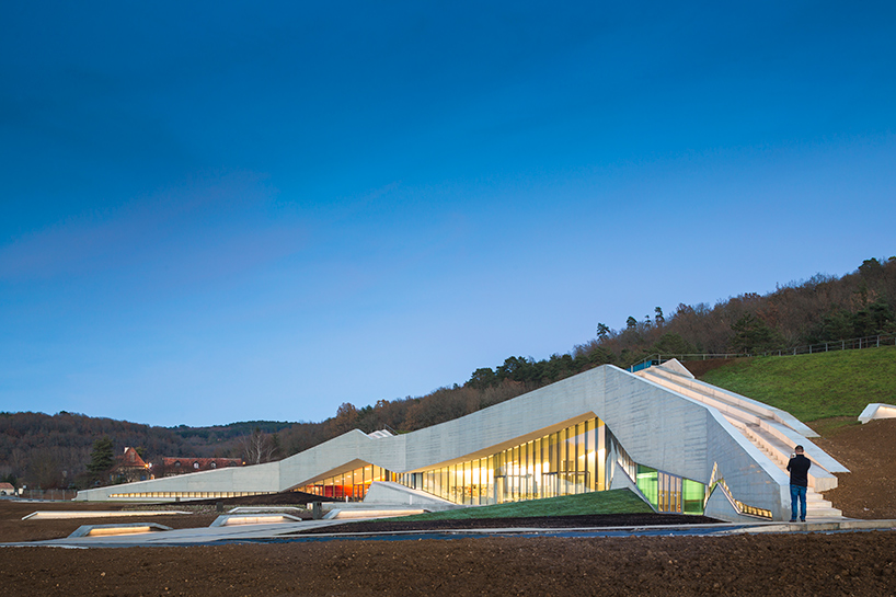 snohetta-casson-mann-lascaux-IV-international-centre-for-cave-art-montignac-france-designboom-01