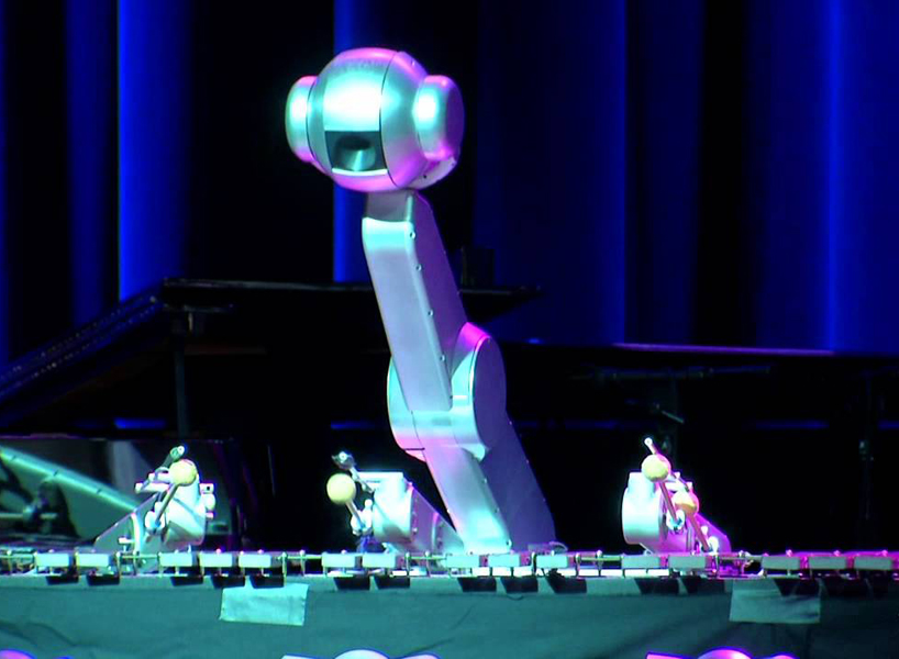Anvendt endelse syg shimon the musical robot jams with a human marimba player at moogfest