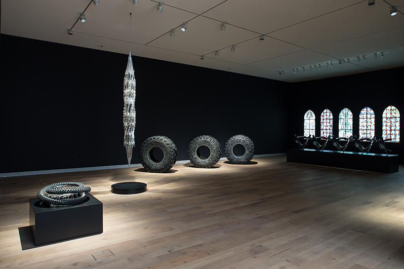 wim delvoye museum tinguely