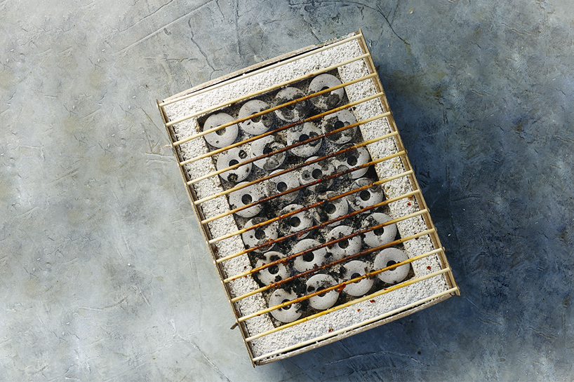 casusgrill sustainable disposable grill designboom