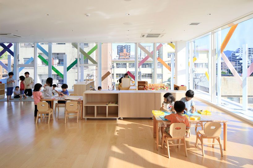 emmanuelle moureaux's kindergarten in japan uses shikiri to divide space using playful colors - 6