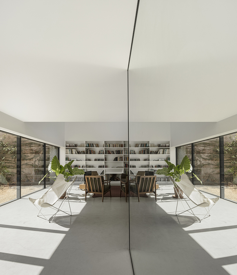 extrastudio red house 