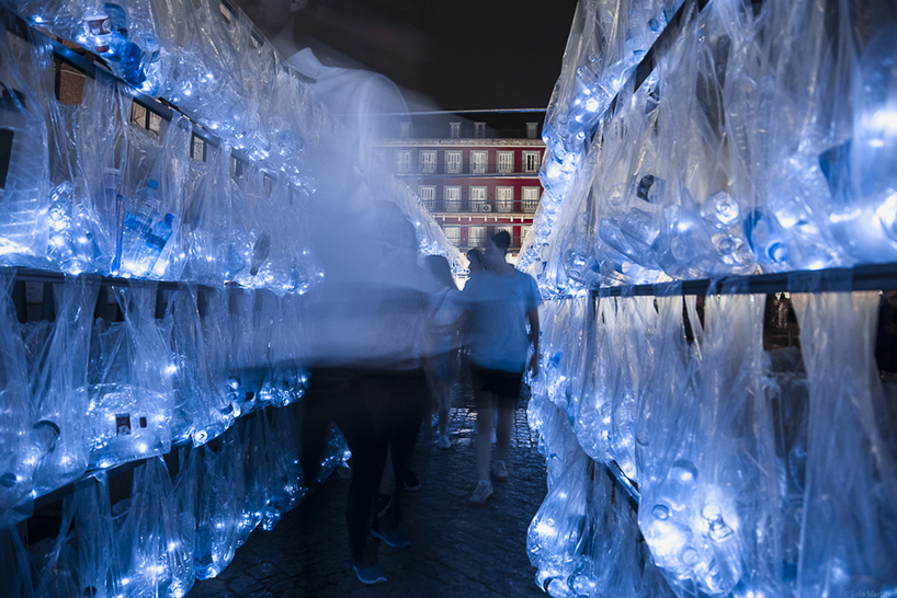 luzinterruptus labyrinth of plastic waste
