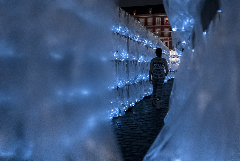 luzinterruptus labyrinth of plastic waste