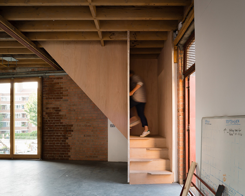 PUP architects antepavilion