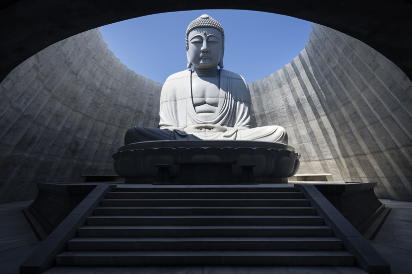 tadao ando hill buddha