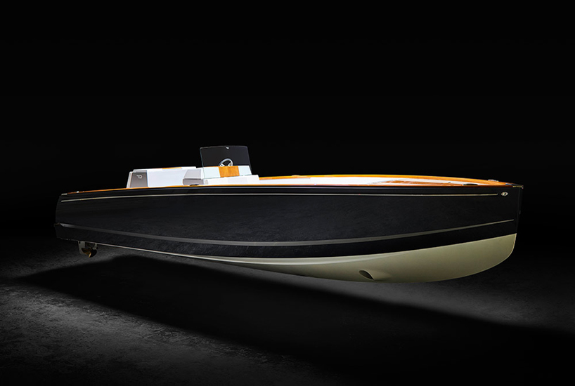 hickley yachts presents the world's first all-electric yacht - 1