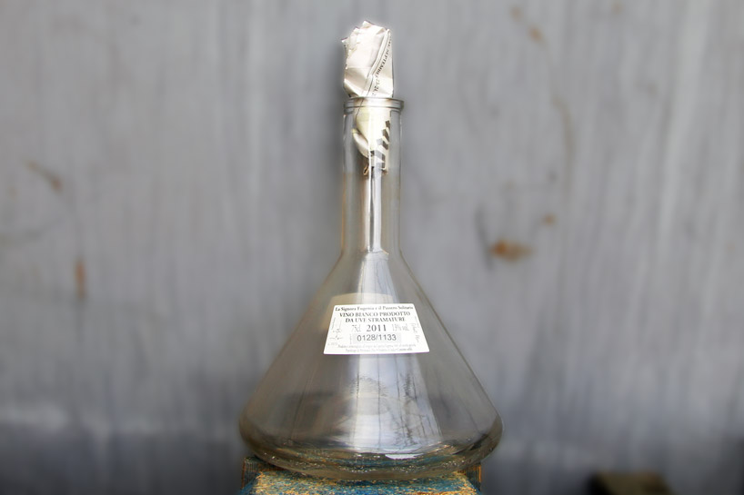 alessi leonardo da vinci wine bottle signora eugenia e il passero solitario designboom