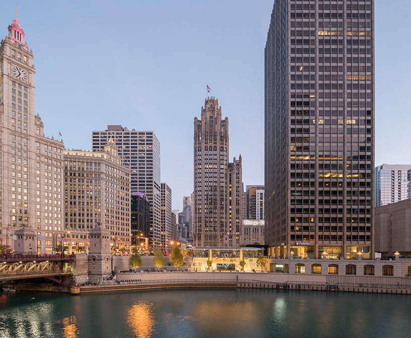 macbook-roofed apple store opens on chicago's riverfront - 7