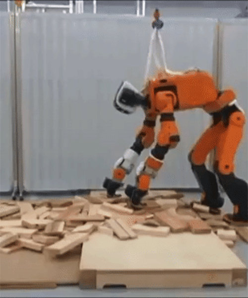 نتيجة بحث الصور عن ‪honda reveal disaster relief robot at IROS conference gif‬‏